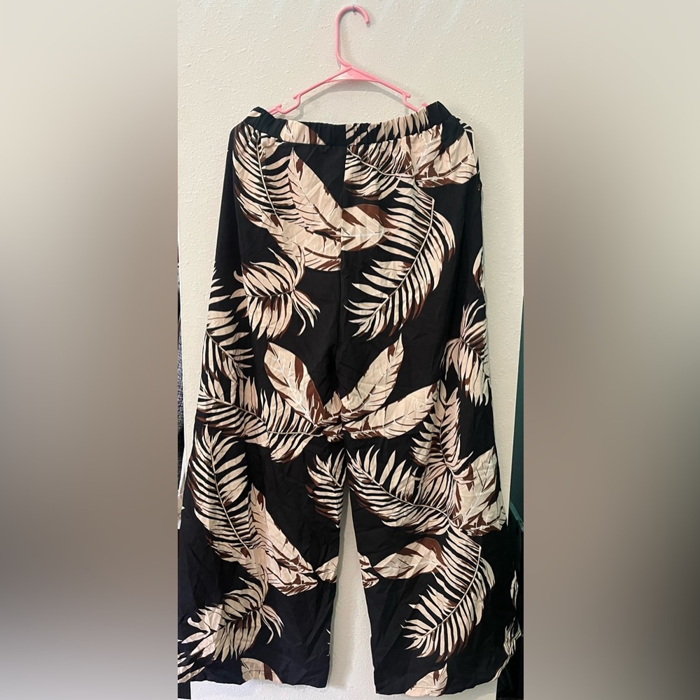 SHEIN Black and Cream Leaf Print Wide-Leg Pants